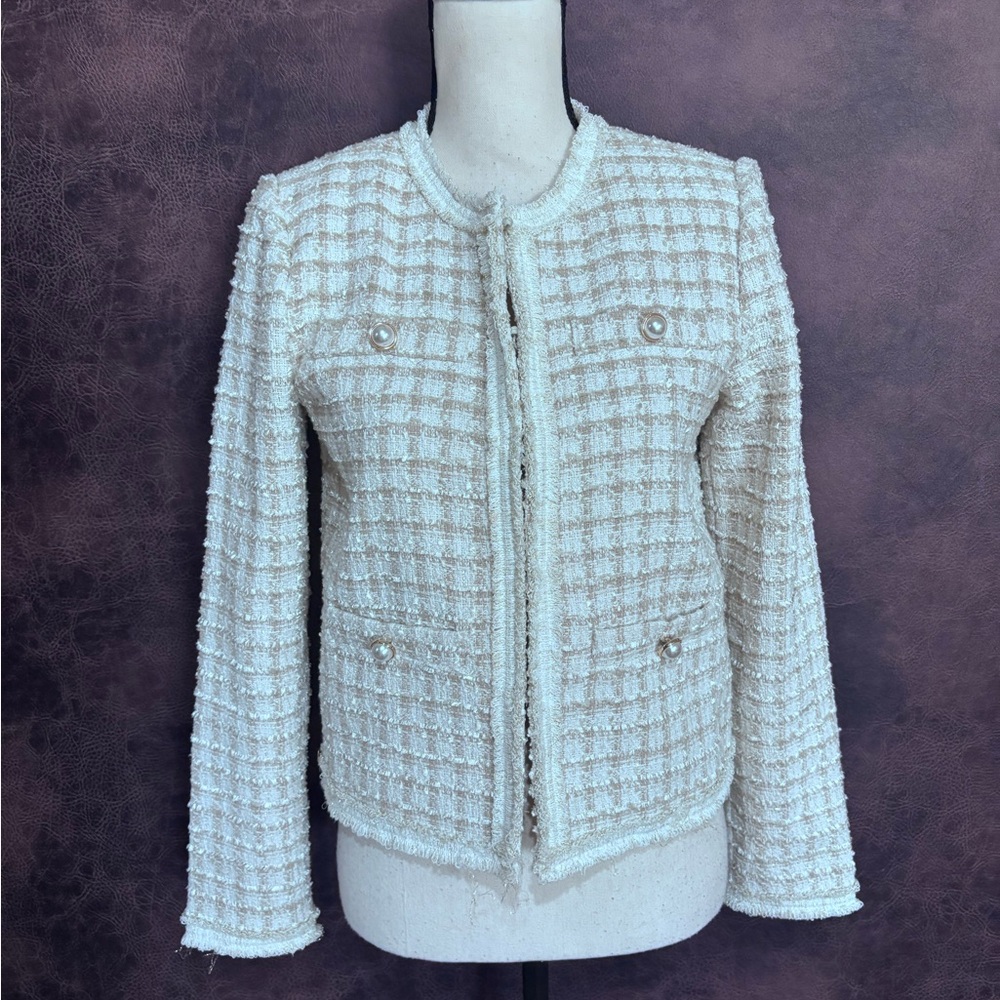 TAHARI cream and tan blazer